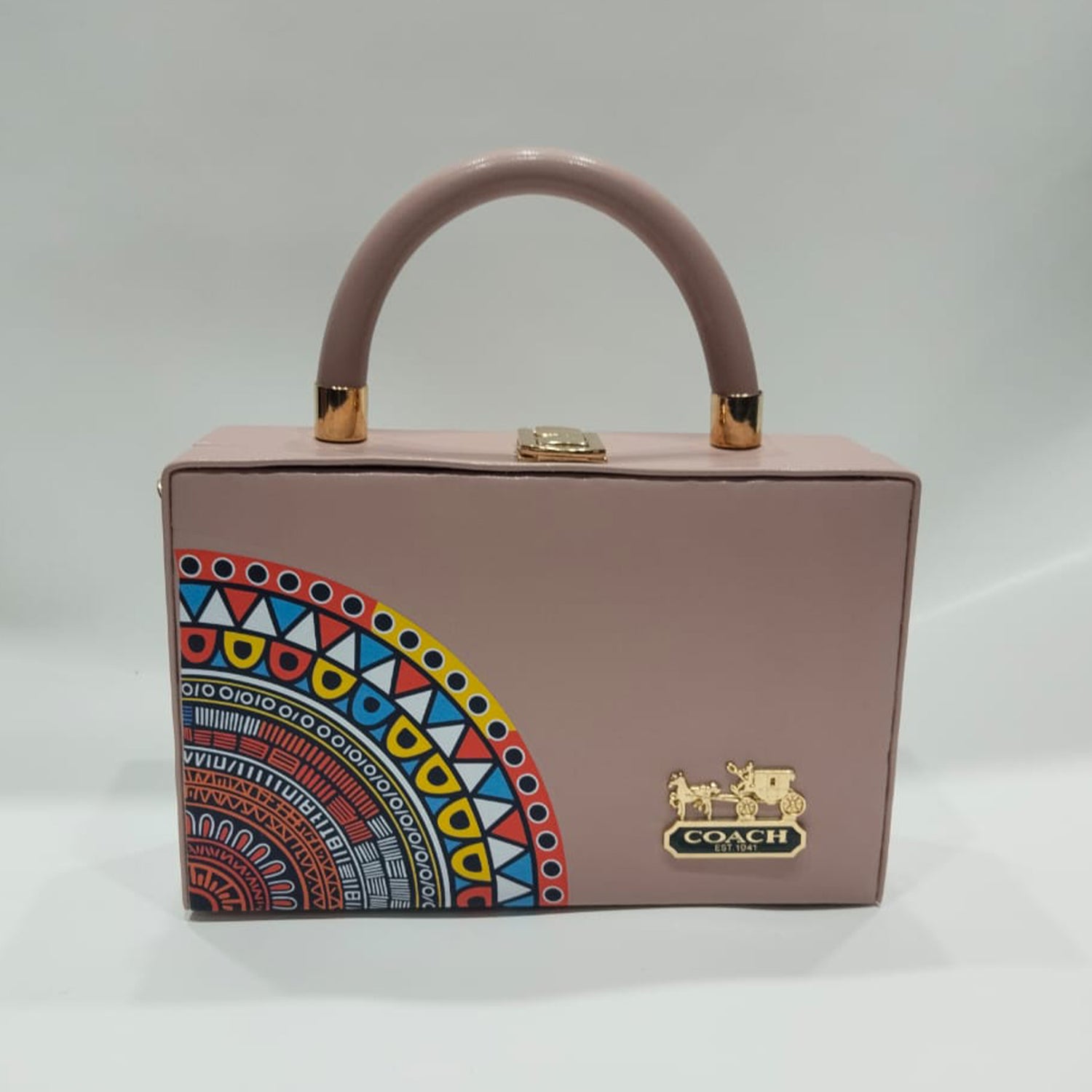 Luxury Women’s Designer Handbag with Premium Finish and Elegant Pattern
